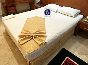 عکس هتل میبد مشهد