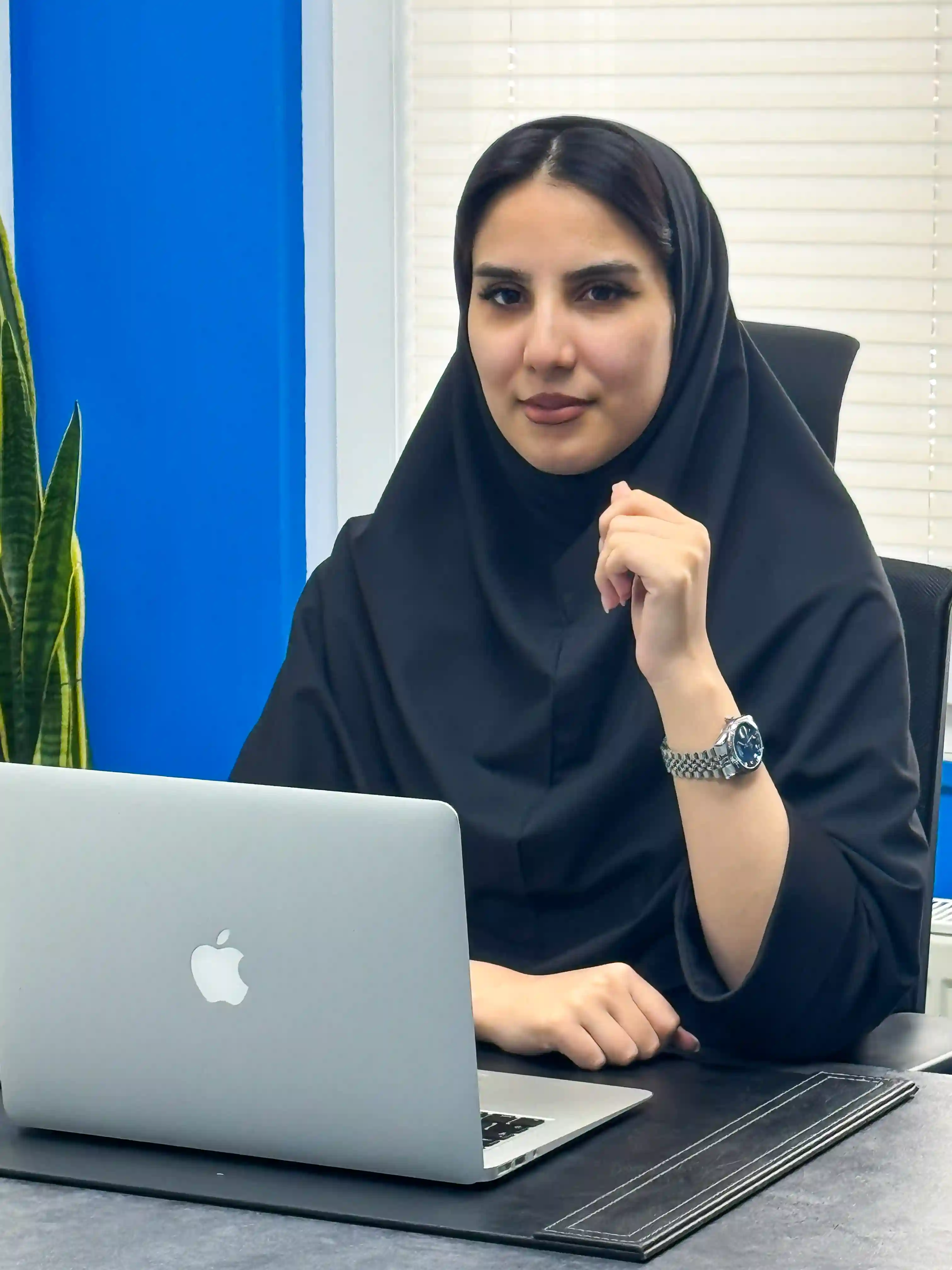 تصویر نویسنده مقاله ثمین خرسند