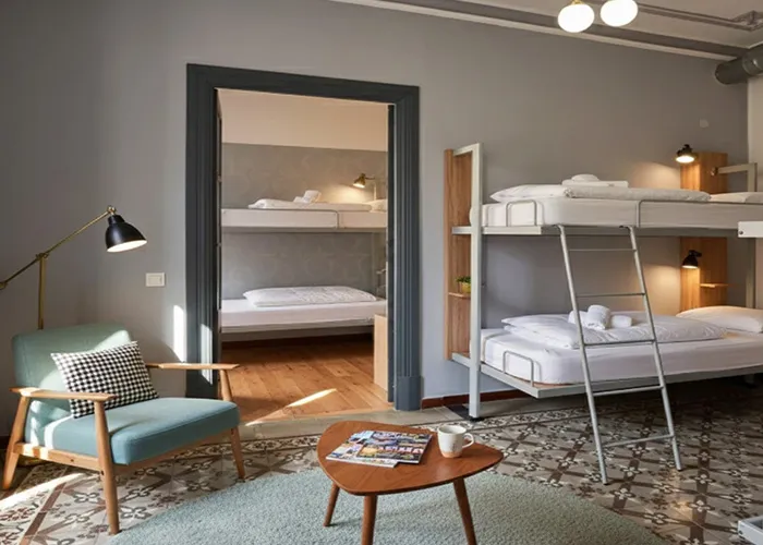 مسافرخانه تهران