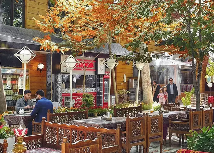 رستورانها و کافههای نزدیک بازار طرقبه