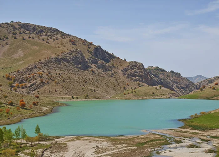 دریاچه چشمه سبز گلمکان؛ منطقه‌ای بکر در ارتفاعات