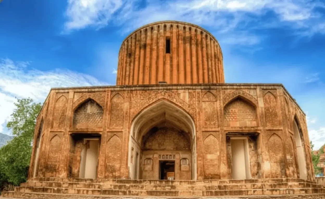 بنای خانوادگی نادرشاه؛ عمارت خورشید 