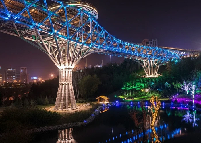 تهران گردی در شب