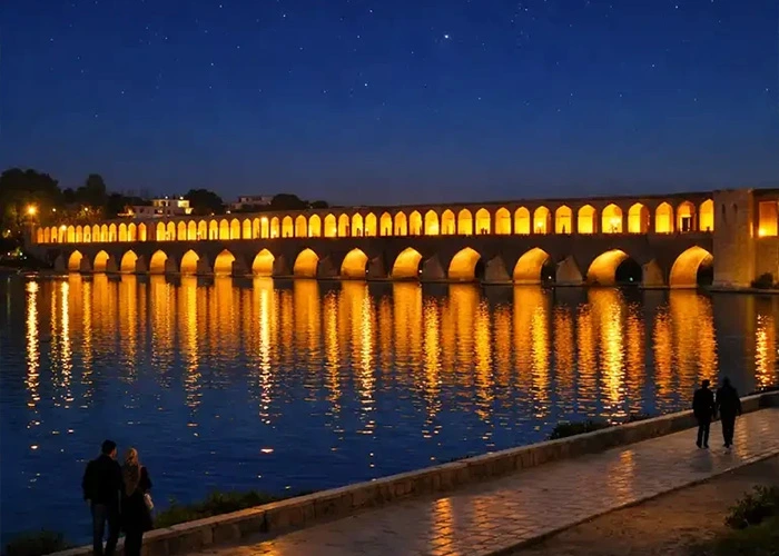 سه و سه پل اصفهان در شب