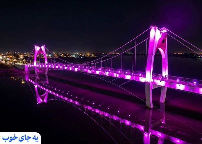 پل کابل گهواره در میان جریان آب