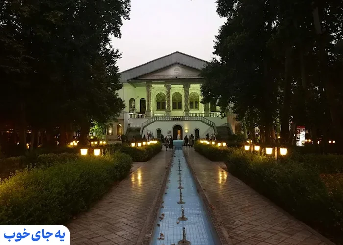 نمای باغ فردوس تهران شب
