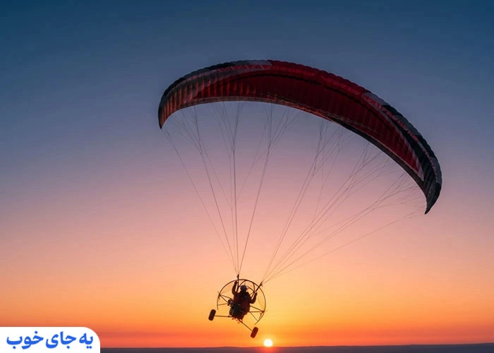 گلایدر کیش  در بهار
