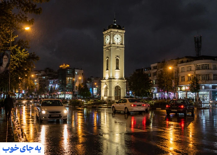 میدان ساعت ساری در شب