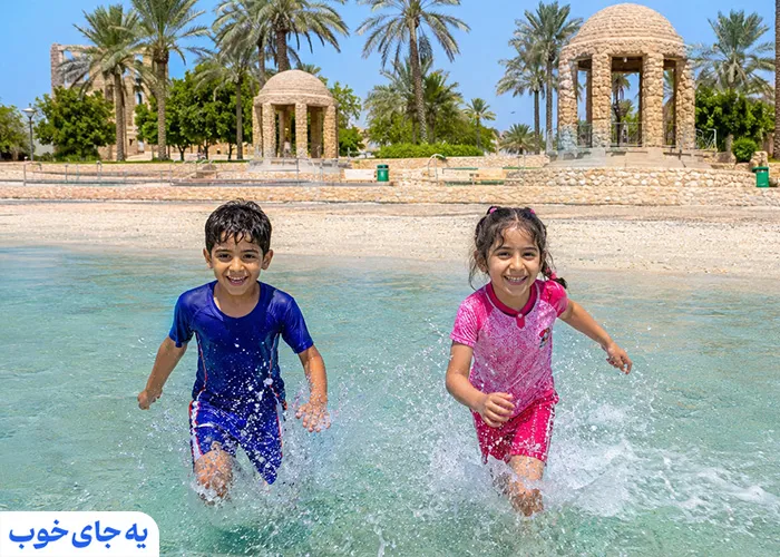 شنا و اب تنی در ساحل پارک زیتون قشم شنا و اب تنی در ساحل پارک زیتون قشم