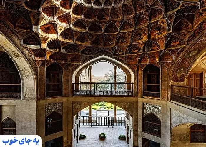 معماری کاخ هشت بهشت اصفهان
