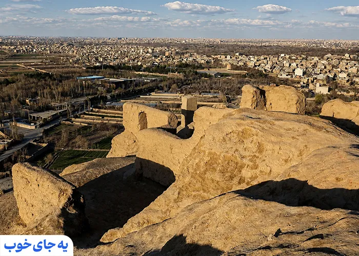 نمای کلی از اتشگاه اصفهان