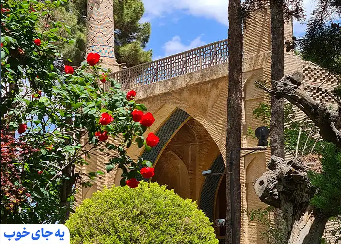منارجنبان اصفهان در تابستان منارجنبان اصفهان در تابستان