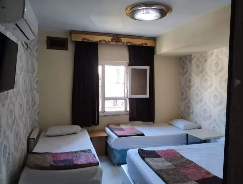 مهمانپذیر خانواده تهران - نمای اتاق