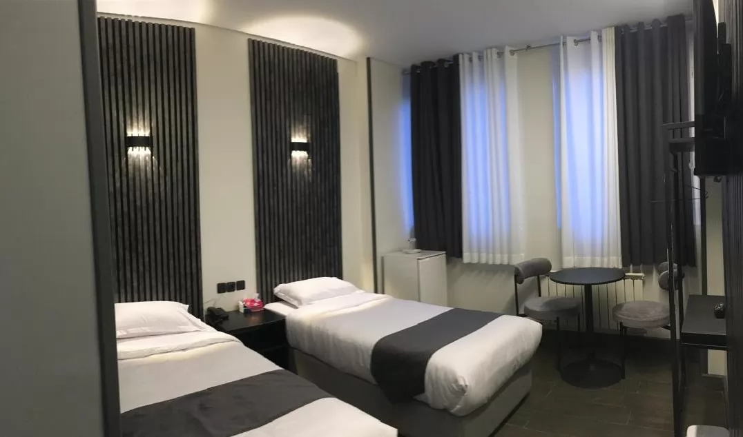 هتل یاس تهران - اتاق 2 تخته (2 تخت 1 نفره)