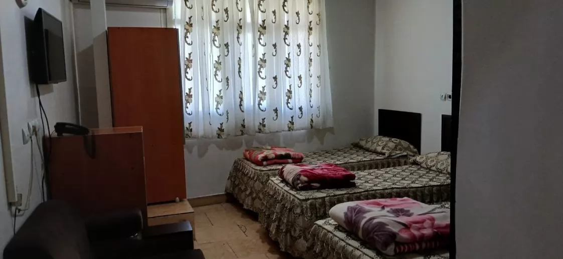 مهمانپذیر آرین تهران - اتاق 3 تخته (3 تخت 1 نفره)