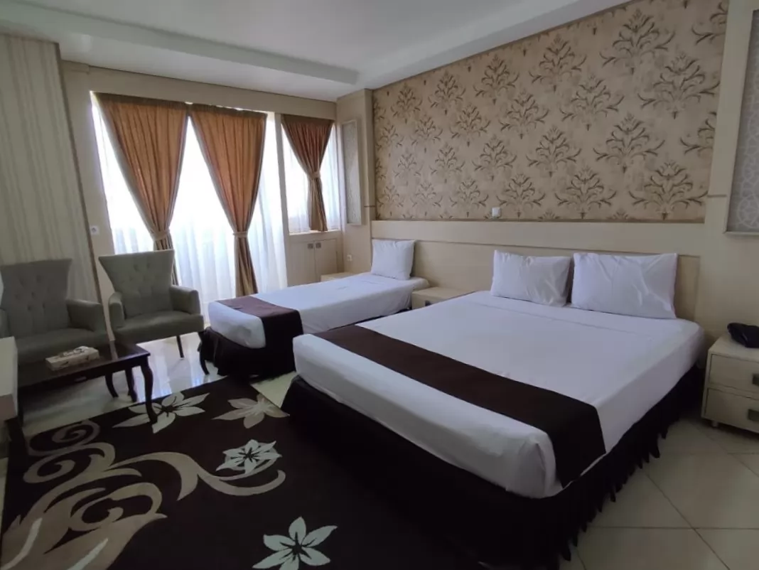 هتل نماز مشهد - اتاق ۳ تخته (۱ تخت ۲ نفره و ۱ تخت ۱ نفره)