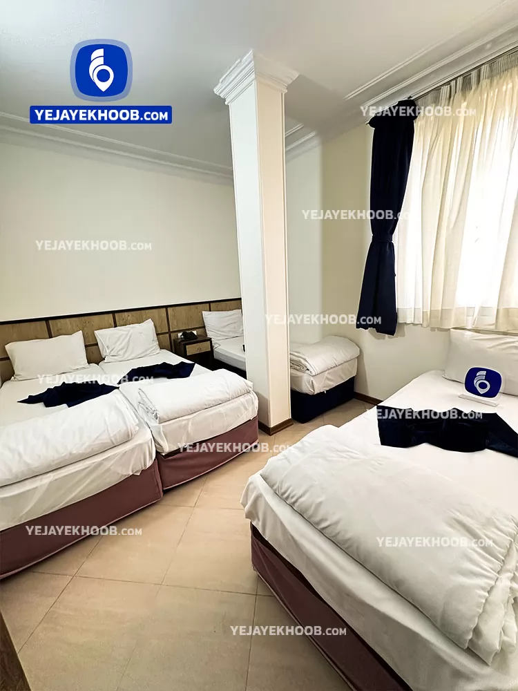 هتل آپارتمان معین درباری مشهد - اتاق ۴ تخته (یک تخت دبل + ۲ تخت سینگل)