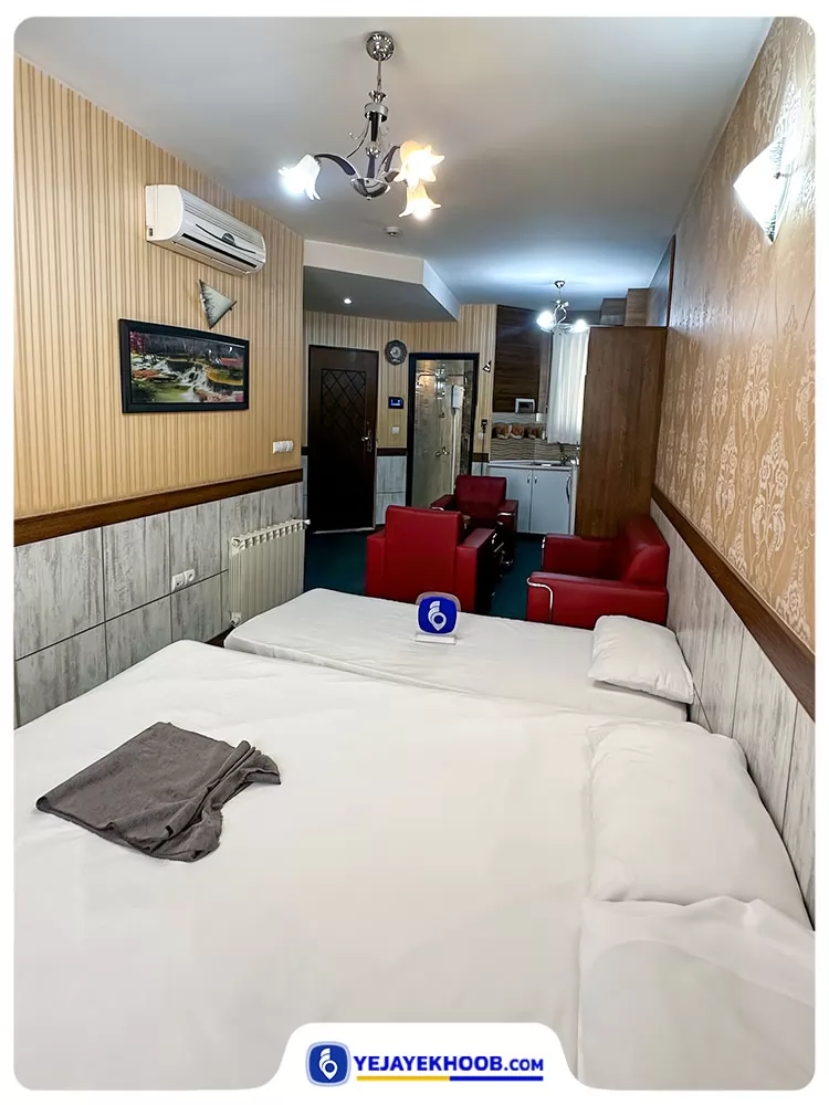 هتل آپارتمان سفرا مشهد - اتاق 3 تخته (1 تخت 2 نفره و 1 تخت 1 نفره)