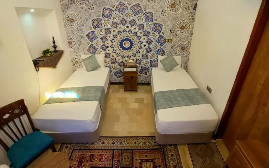 هتل بوتیک سنتی عمارت مالمیر یزد - اتاق 2 تخته (2 تخت 1 نفره)