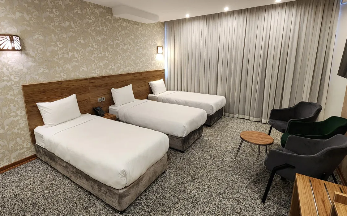 هتل فاطیما قم - اتاق 3 تخته (3 تخت 1 نفره)