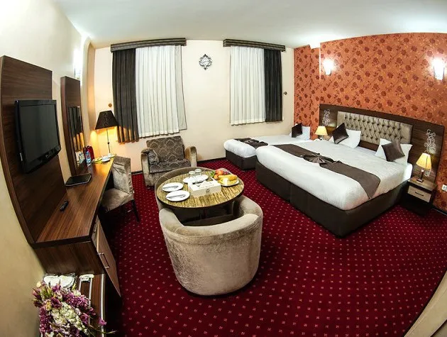 هتل بزرگ پارسیا قم - اتاق 3 تخته (1تخت 2نفره 1تخت 1نفره)