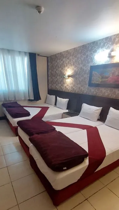 هتل آپارتمان تشریفات قم - اتاق 4 تخته (4تحت 1نفره)