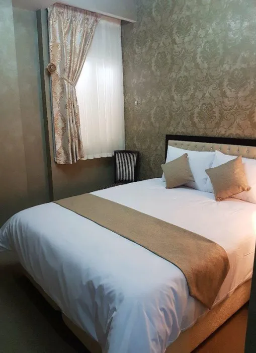 هتل ملل قم - اتاق 2 تخته (1تخت 2نفره)