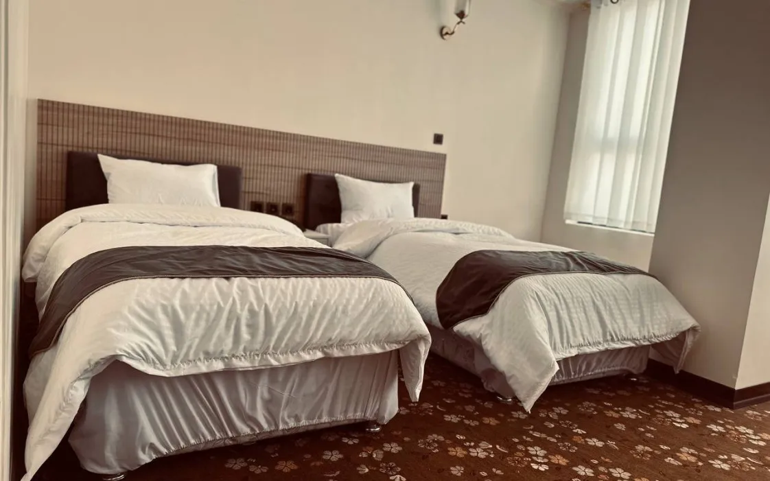 هتل طلاییه قم - اتاق 2 تخته (2تخت 1نفره)