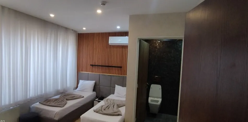 هتل ستاره زرین قم - اتاق 2 تخته (2تخت 1نفره)