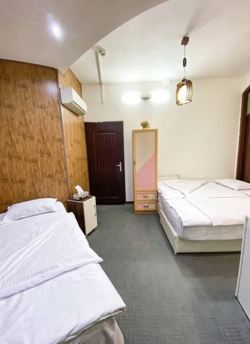 خانه مسافر سپیدار قم - اتاق 3 تخته (3 تخت 1 نفره)