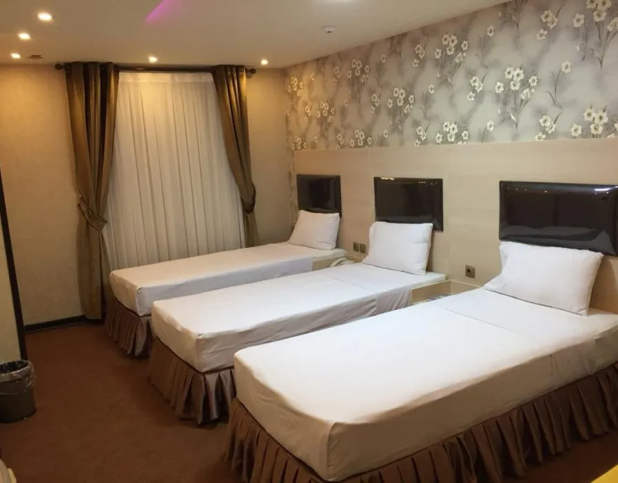 هتل کاظمین قم - اتاق 3 تخته (3 تخت 1 نفره)