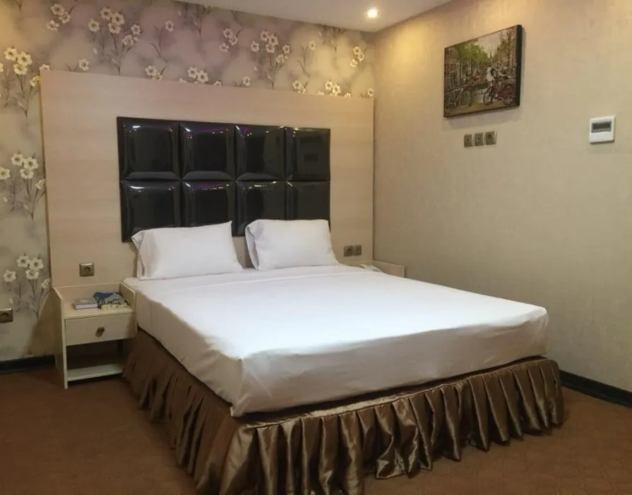 هتل کاظمین قم - اتاق 2 تخته (1 تخت 2 نفره)