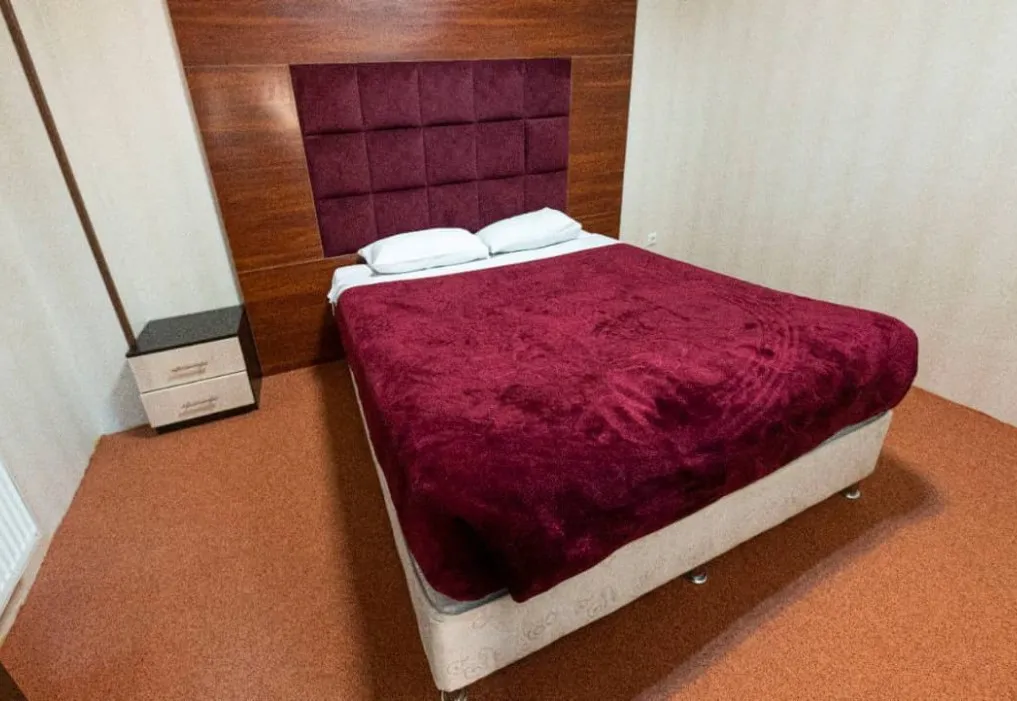 هتل ذوی القربی قم - اتاق 2 تخته (1 تخت 2 نفره)