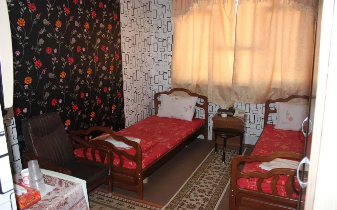 هتل دوستی سرخس - اتاق 2 تخته (2 تخت 1 نفره)
