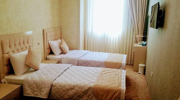 هتل آزادی تبریز	 - اتاق 2 تخته (2 تخت 1 نفره)