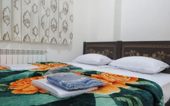 خانه مسافر فانوس کرمان - اتاق 2 تخته (2 تخت 1 نفره)