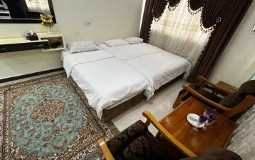 هتل دهدار لاهیجان - اتاق 3 تخته (1 تخت 2 نفره و 1 تخت 1 نفره)