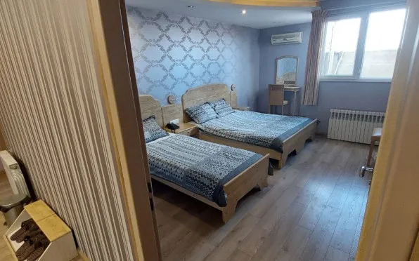 هتل سبلان اردبیل - اتاق 3 تخته (1 تخت 2 نفره و 1 تخت 1 نفره)