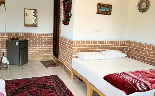 اقامتگاه بومگردی گلجان زنجان - اتاق 2 تخته (1 تخت 2 نفره)