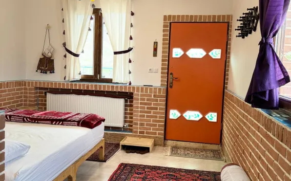 اقامتگاه بومگردی گلجان زنجان - اتاق 2 تخته (1 تخت 2 نفره)