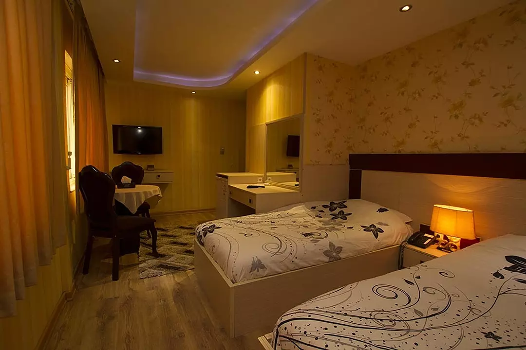 هتل شبستان رشت - اتاق 2 تخته (2 تخت 1 نفره)
