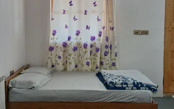اقامتگاه بومگردی سپیدرود رشت - اتاق 2 تخته (1 تخت 2 نفره)