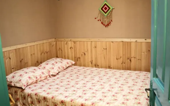 اقامتگاه بومگردی کتام رشت - اتاق 2 تخته (1 تخت 2 نفره)