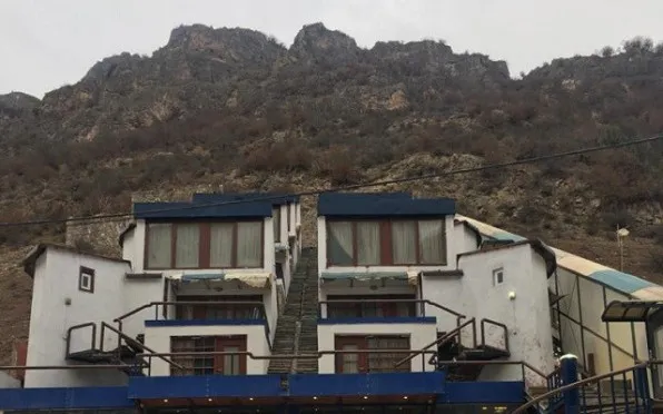 متل کوهستان کلاردشت - نمای بیرونی