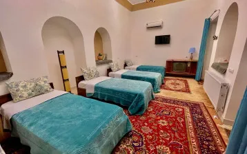 اقامتگاه سنتی خانه ترنج سمنان - اتاق 4 تخته (4 تخت 1 نفره)