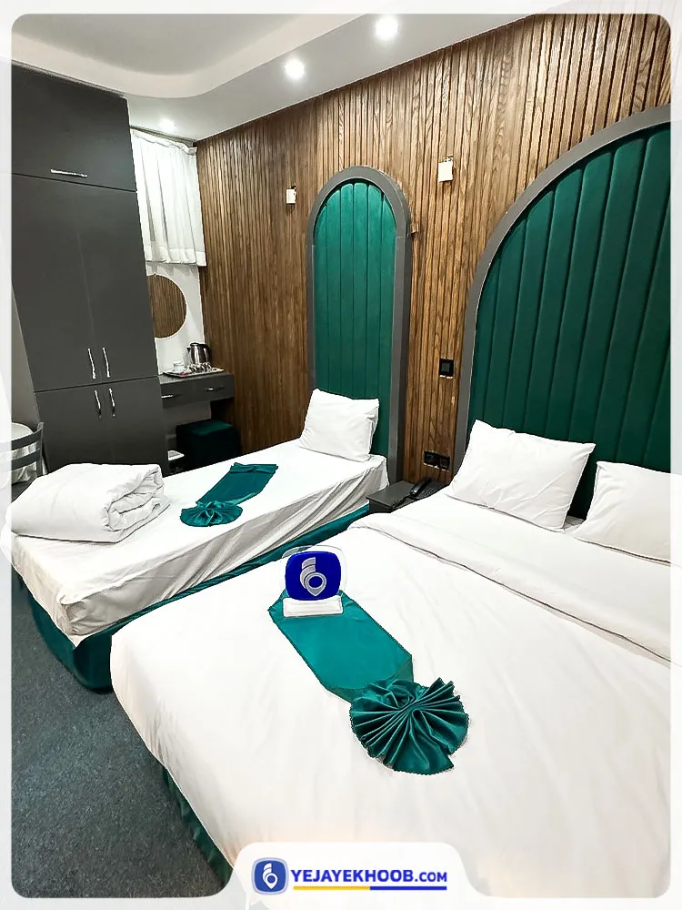 هتل قصر الدخیل مشهد - اتاق 3 تخته (1 تخت 2 نفره و 1 تخت 1 نفره)