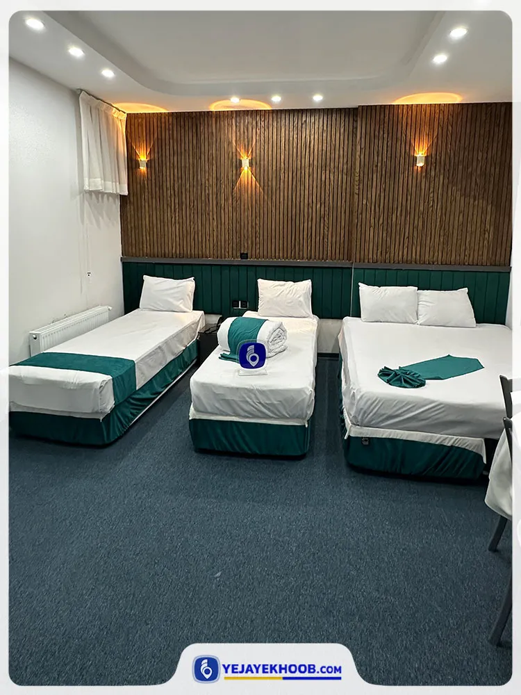 هتل قصر الدخیل مشهد - اتاق 4 تخته (1 تخت 2 نفره و 2 تخت 1 نفره)