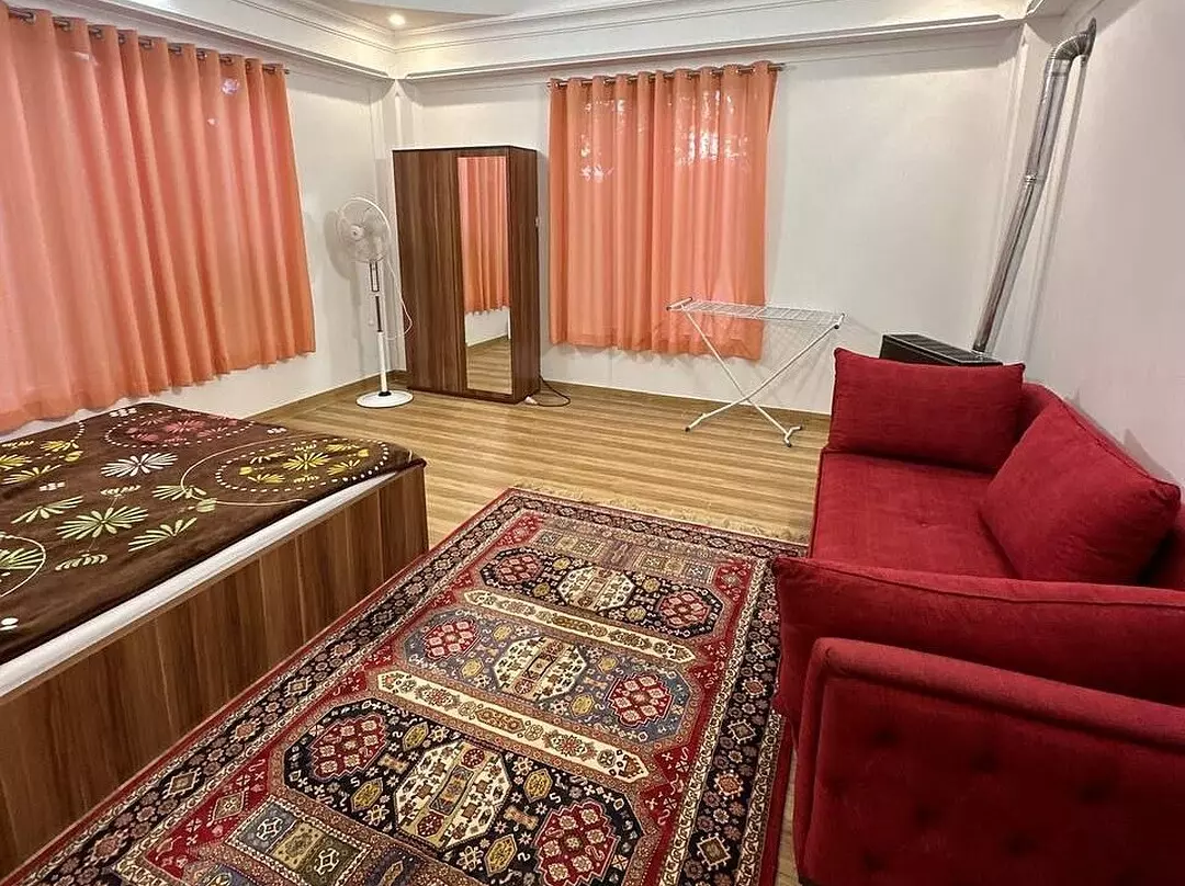 اقامتگاه بومگردی اورس شاهرود - نمای اتاق 
