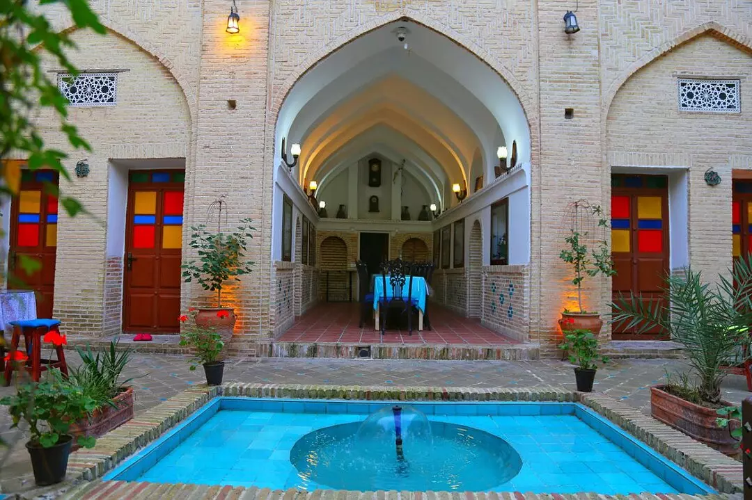 هتل سنتی سرابی شوشتر - نمای محوطه
