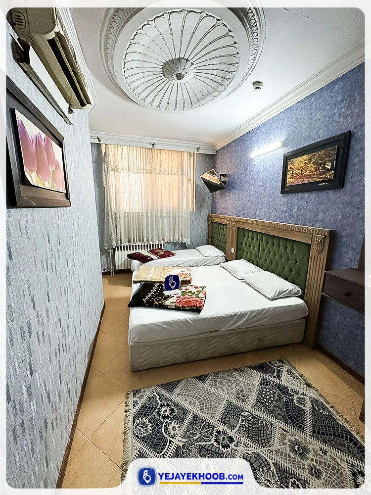 سوئیت ضامن آهو - اتاق 3 تخته (1 تخت 2 نفره و 1 تخت 1 نفره)